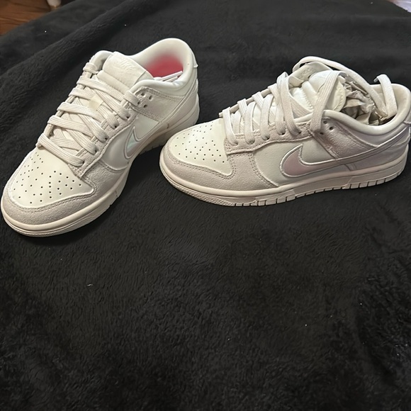 Nike Dunks - Picture 3 of 4